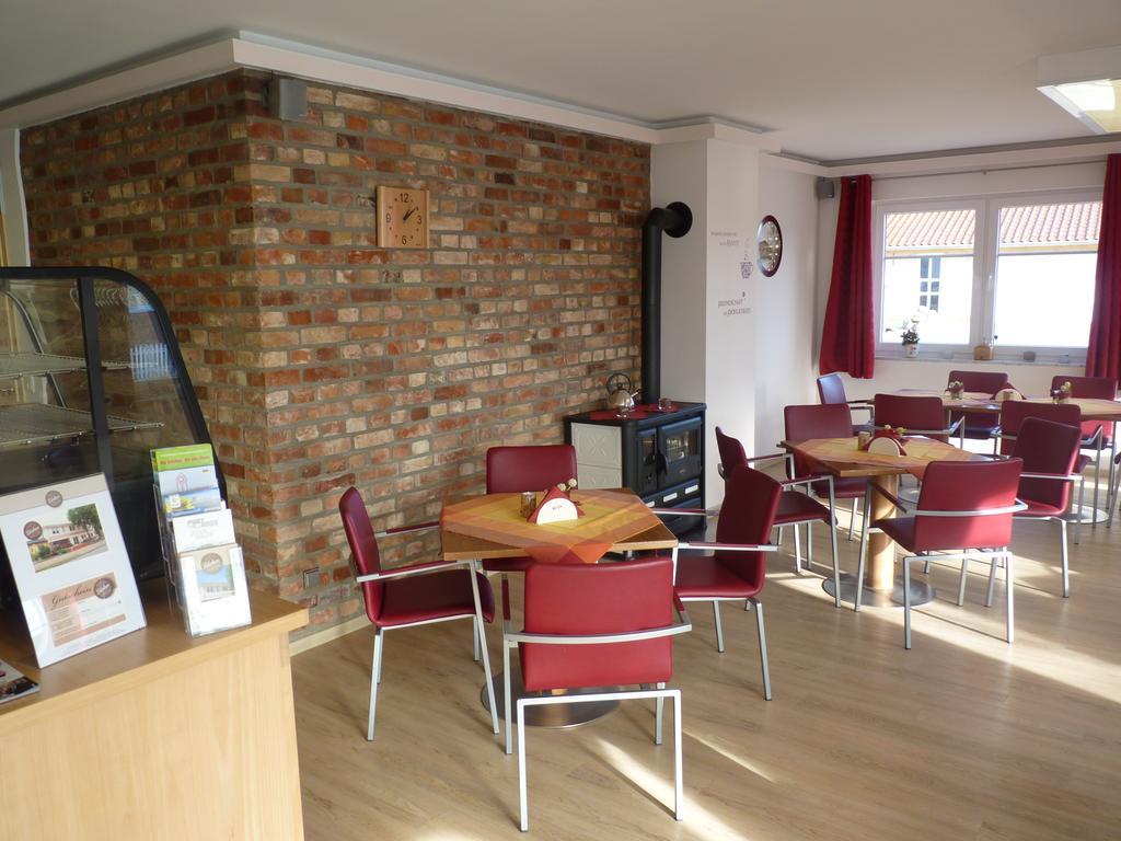 Cafe und Pension Blohm Greifswald Exterior foto