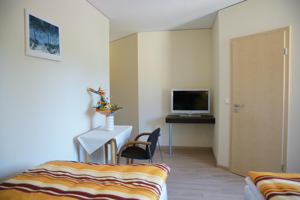 Cafe und Pension Blohm Greifswald Zimmer foto