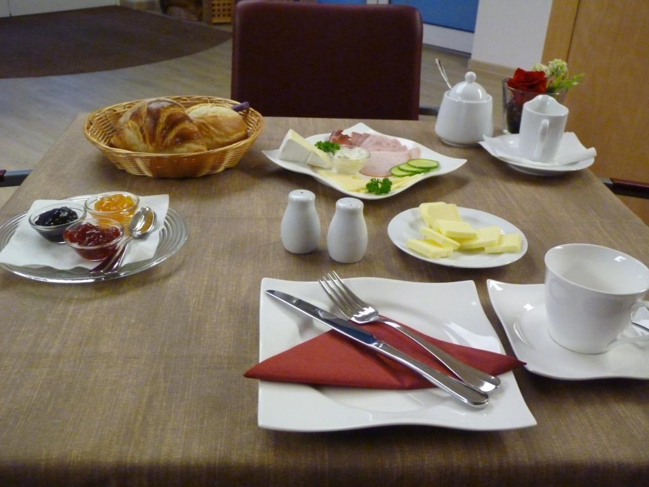 Cafe und Pension Blohm Greifswald Exterior foto