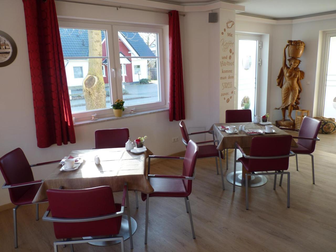 Cafe und Pension Blohm Greifswald Exterior foto